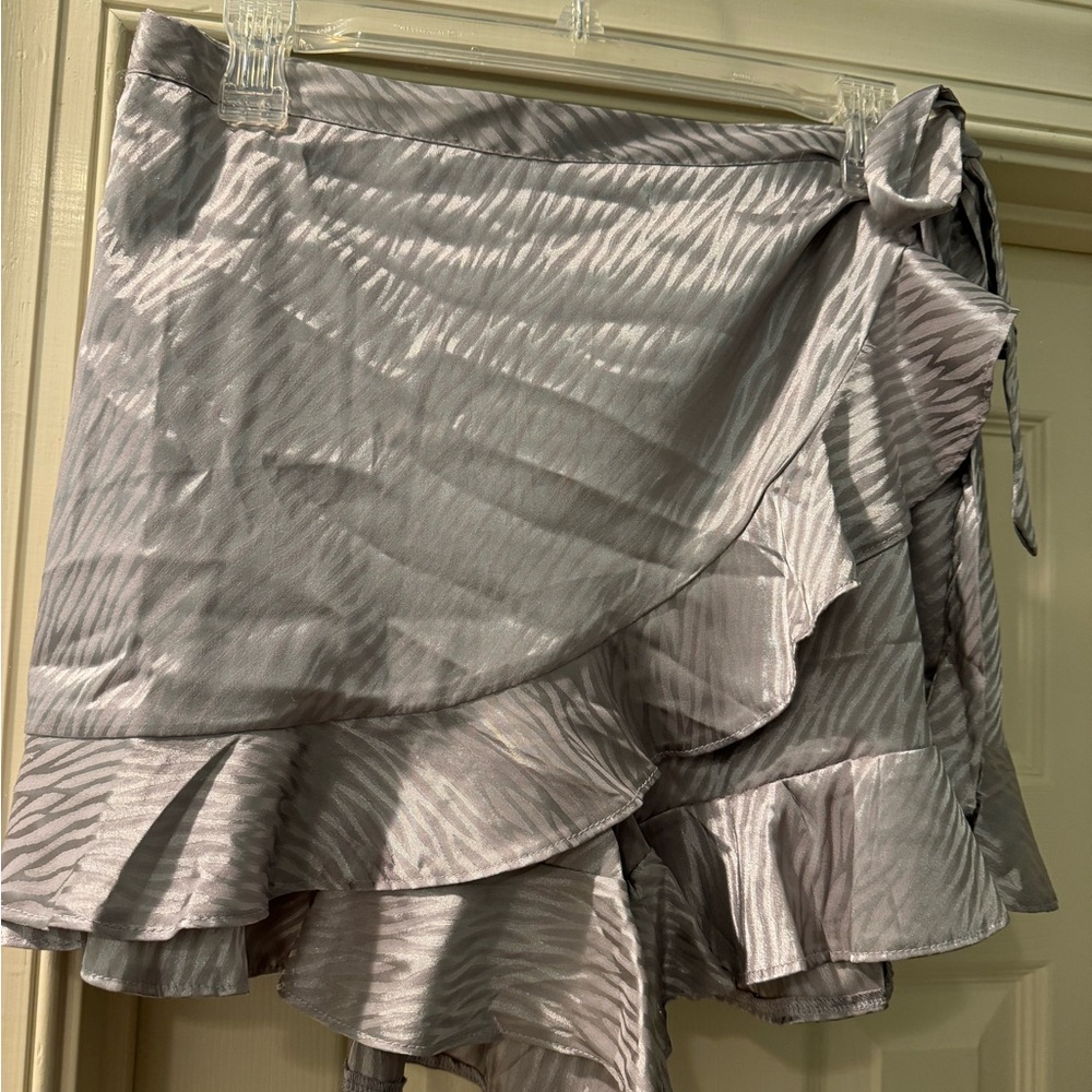 Entro skort. Subtle silver zebra